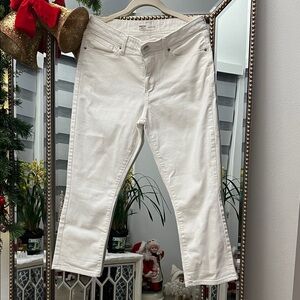 Signature by Levi Strauss White Capris